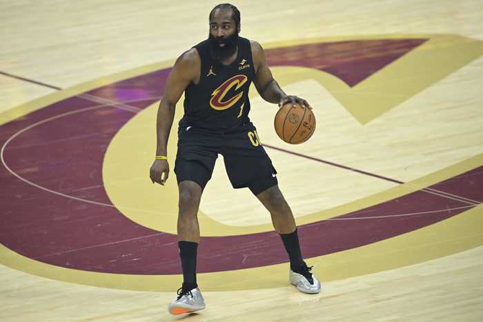 皮尔斯：从未见过有谁像哈登 从联盟最佳得分手转型成最佳组织者