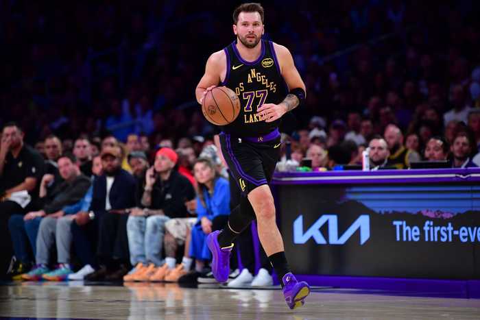 东契奇单场至少60分+5板+5断+5三分 NBA历史第二人！比肩火箭登