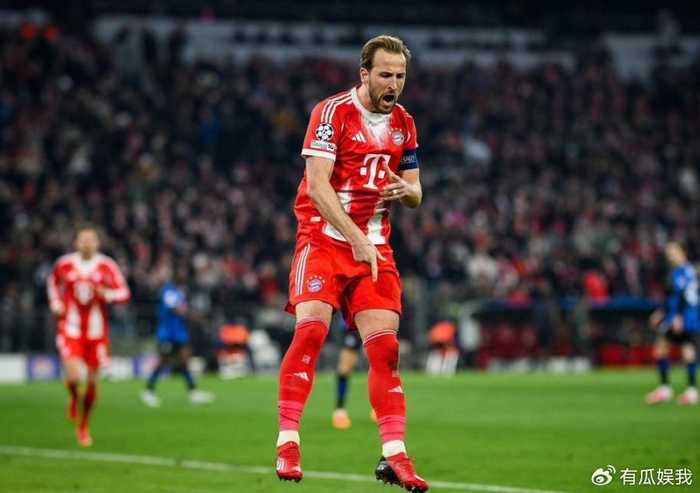 凯恩双响造2大神迹，卡尔比肩亚马尔，拜仁10-2亚特兰大宣战皇马